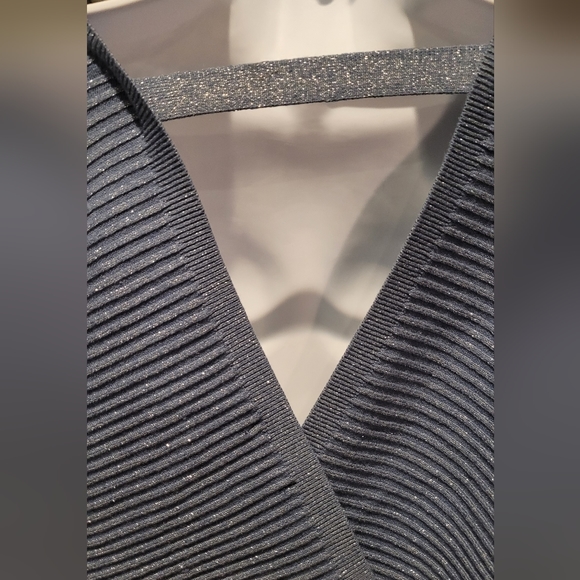 #27 Fashion, Nova Metallic Crop Sweater NWT - Picture 4 of 9